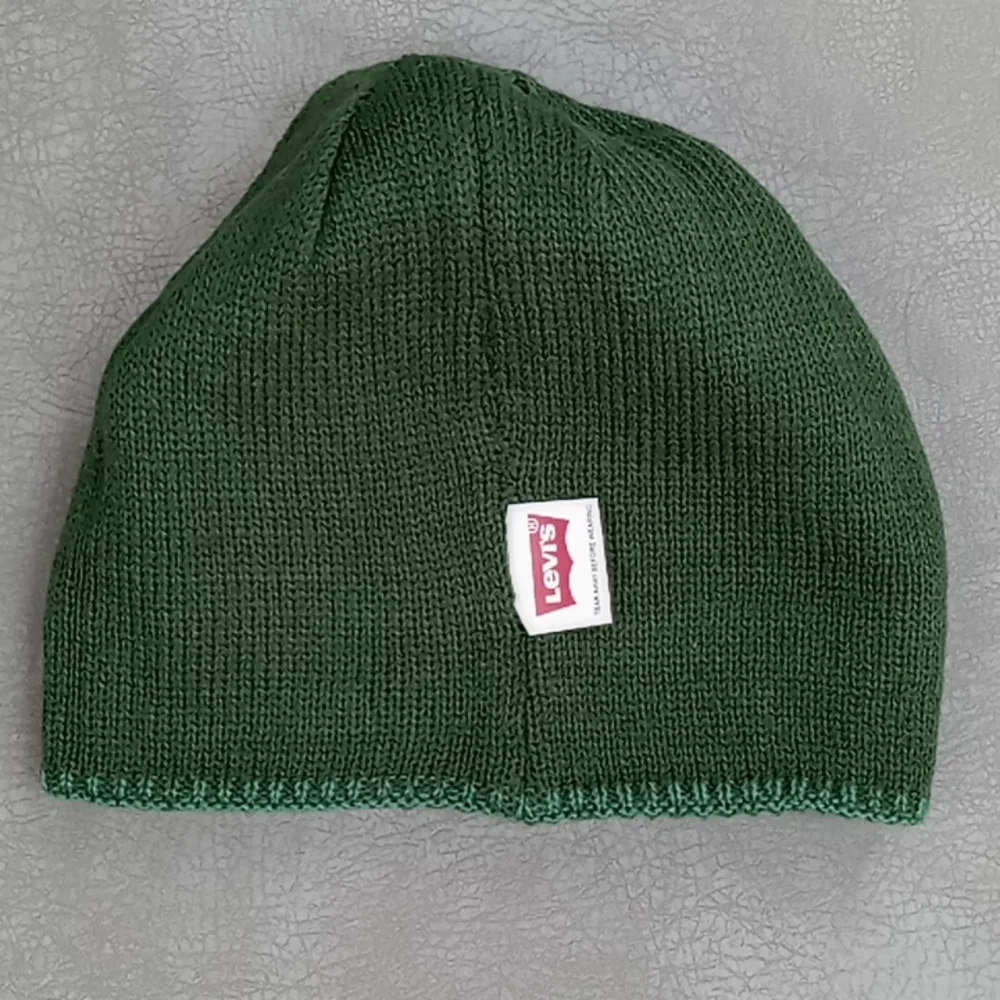 Levi's Reversible Beanie Hat Green NWT - Picture 6 of 10